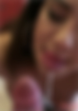 Getyourkneesdirty: Julia De Lucia front cover