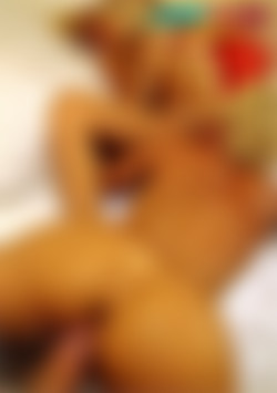 Trio of perfect asses with a young girl and a mature woman in Florence front cover