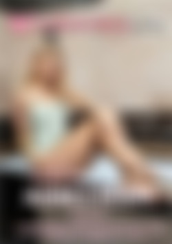 Iris Kiss Kiss Is in the Bath Getting Naked to Finger Fuck Her Pussy in VR front cover