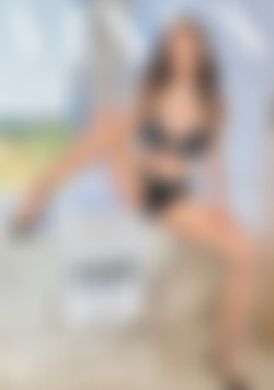 Young & Beautiful Vol. 14 front cover